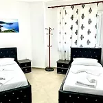 2 Bedrooms At Oslo Apartman *